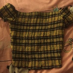 🖤yellow plaid crop top🖤